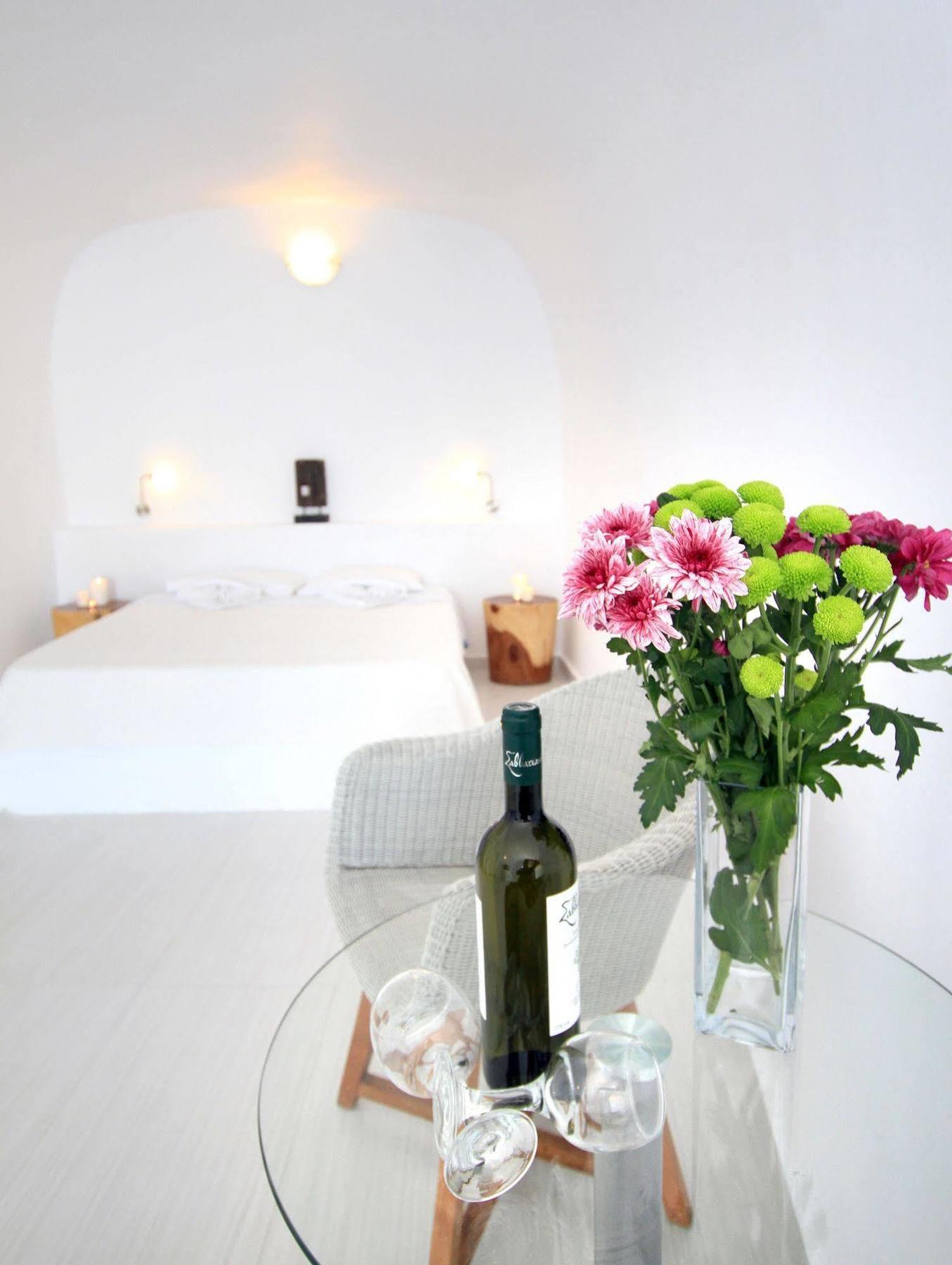 Finesse Suites Oia  Exterior foto